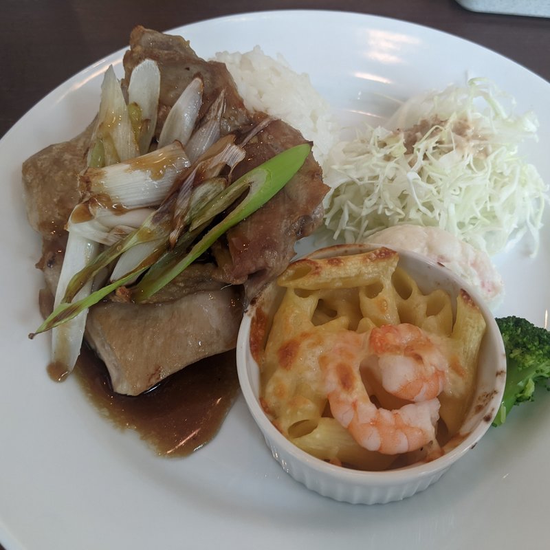 日替りワンプレートランチ（黒にんにくソースのグリルチキン＆海老ペンネグラタン）(デニーズ ThinkPark店)