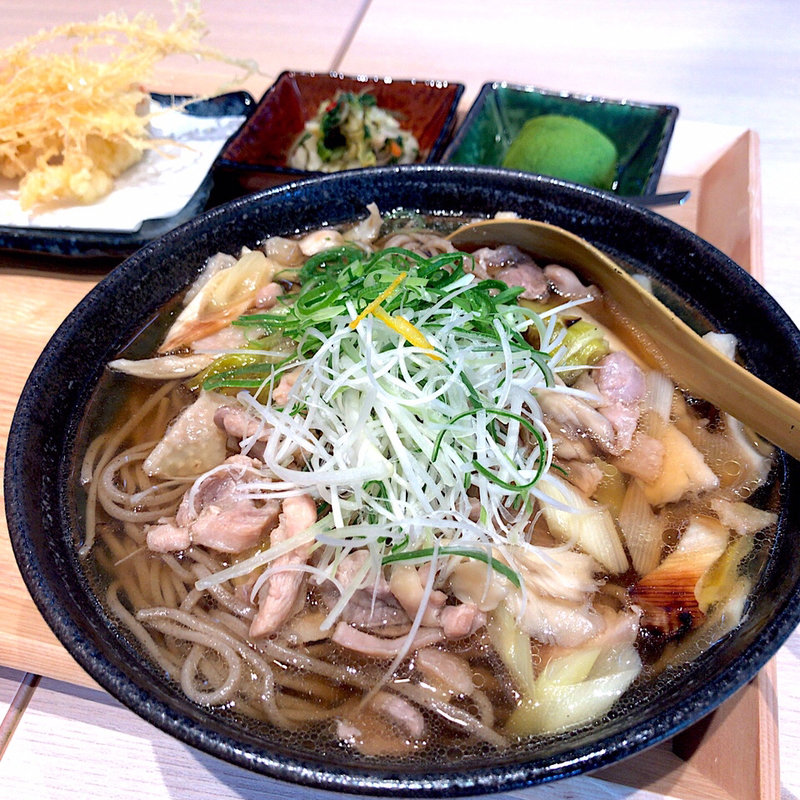 秋田県比内地鶏そば(蕎麦居酒屋と和菓子の店　京乃北)