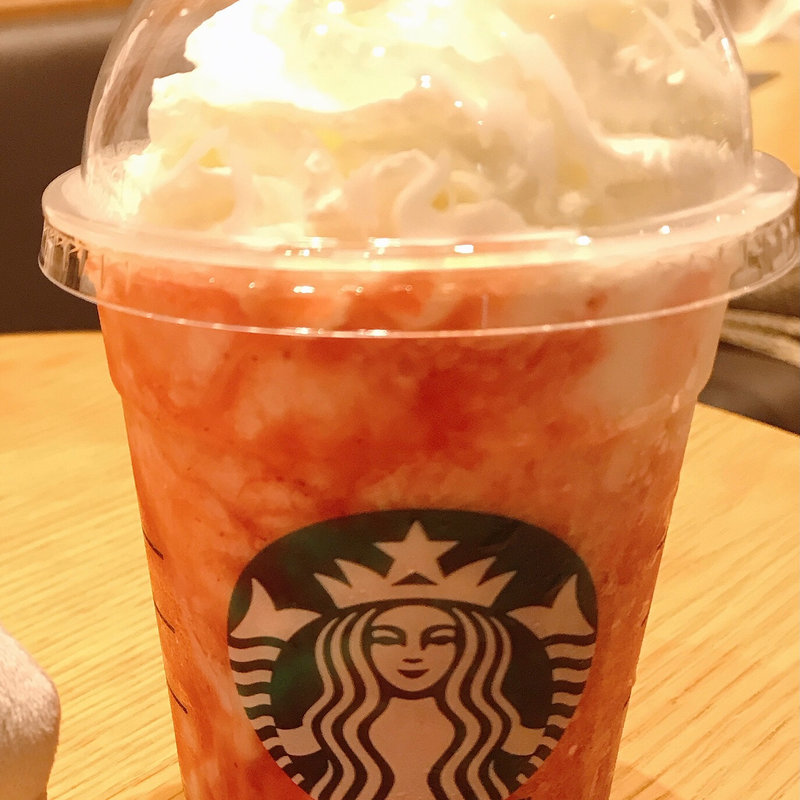 スターバックスストロベリーフラペチーノ(スターバックスコーヒー 舞浜 イクスピアリ店)