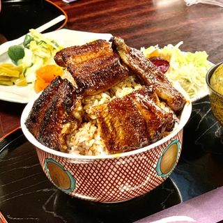 鰻丼(関辻屋 支店 （せきつじや）)