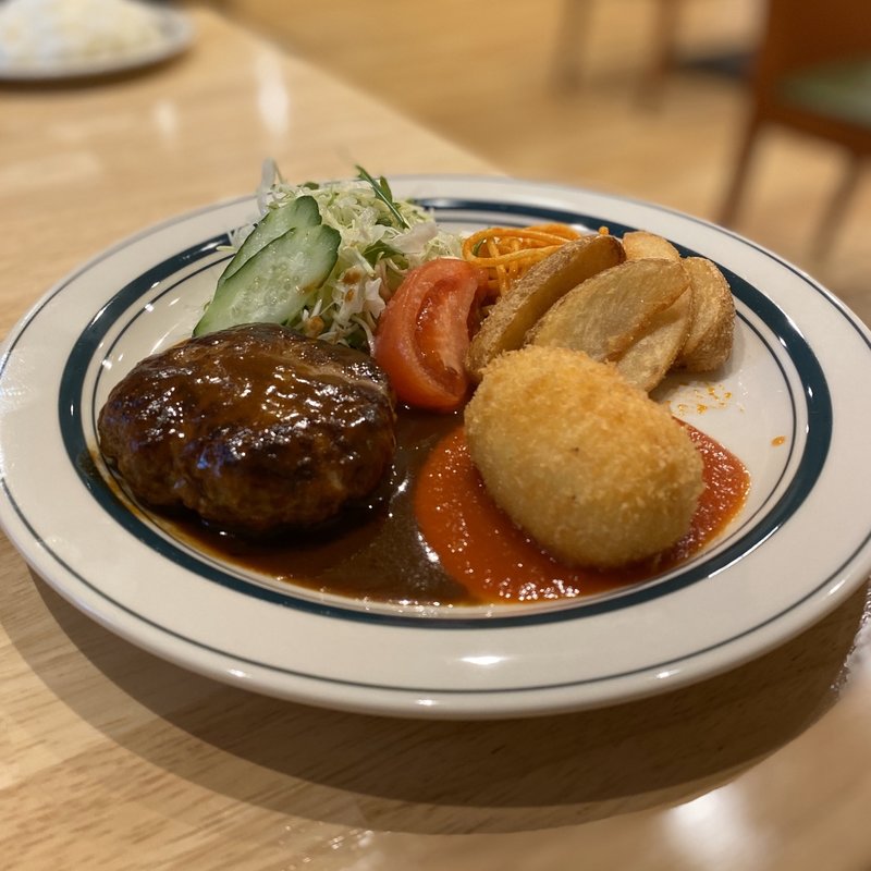 ハンバーグ&カニコロセット(洋食 アルチザン)
