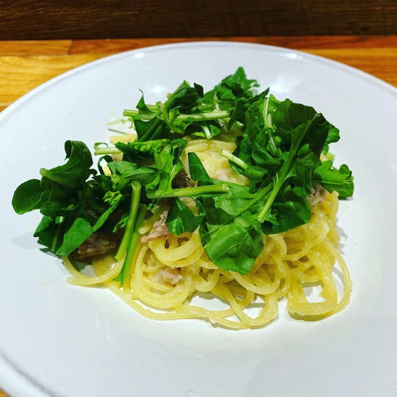 大和豚のサルシッチャとおろし辛味大根のペペロンチーノスパゲティ(ヨコハマドラセブン)