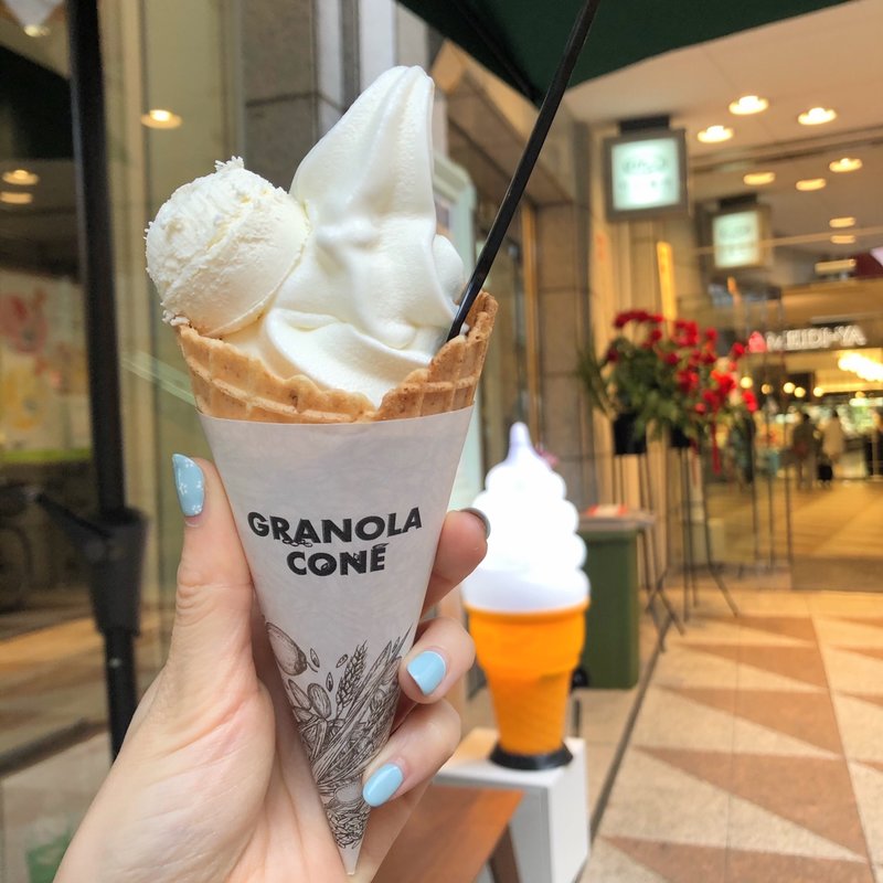 ソフトクリーム（グラノーラコーン×クリームチーズ）(町村農場MILK Laboratory広尾)