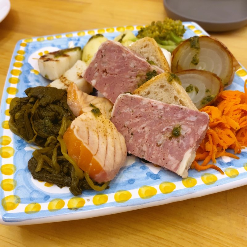 前菜の盛り合わせ(スクニッツォ･ダ･シゲオ （Scugnizzo DA SHIGEO）)