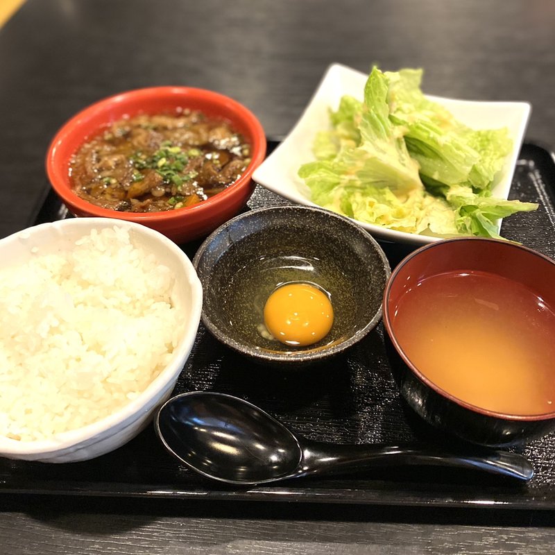 牛スジ煮込み定食(肉系居酒屋 肉十八番屋 人形町店)
