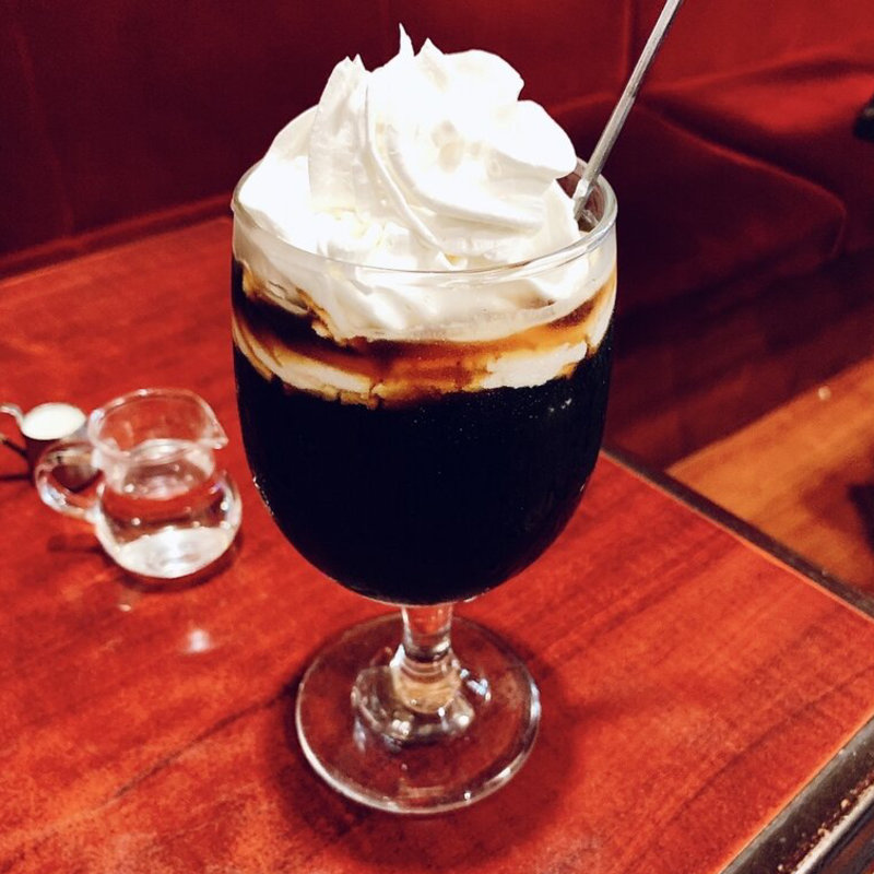 ウインナーコーヒー(篝 (かがり))