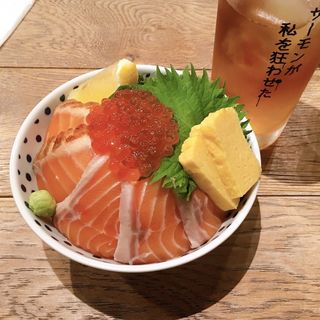 サーモンパンチ極み丼(サーモンパンチ 栄店)