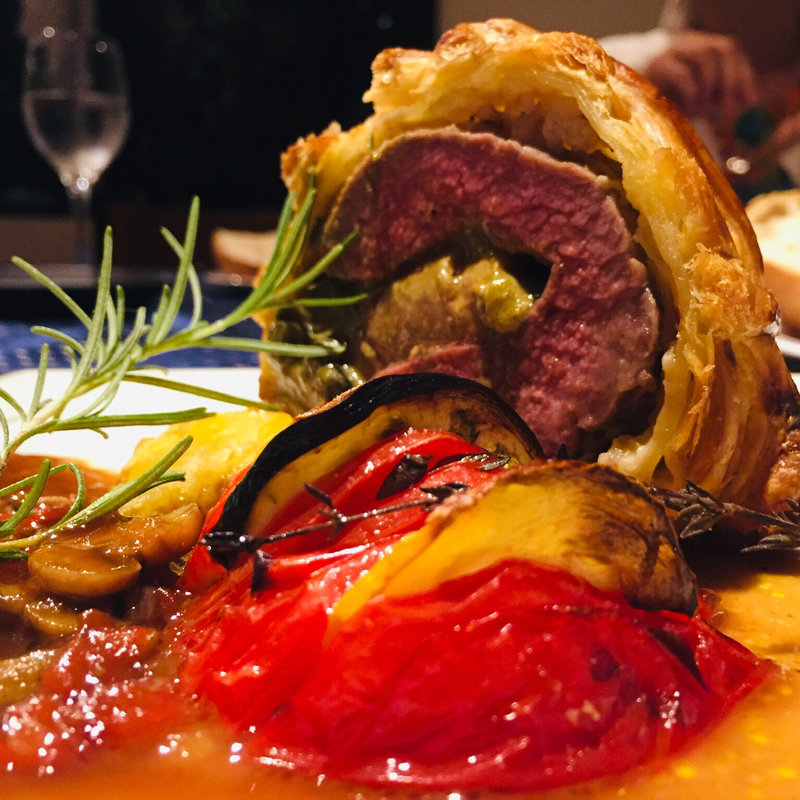 仔羊とフォアグラのパイ包み焼きマリアカラス風(フランス厨房 旬彩 中央駅店 )