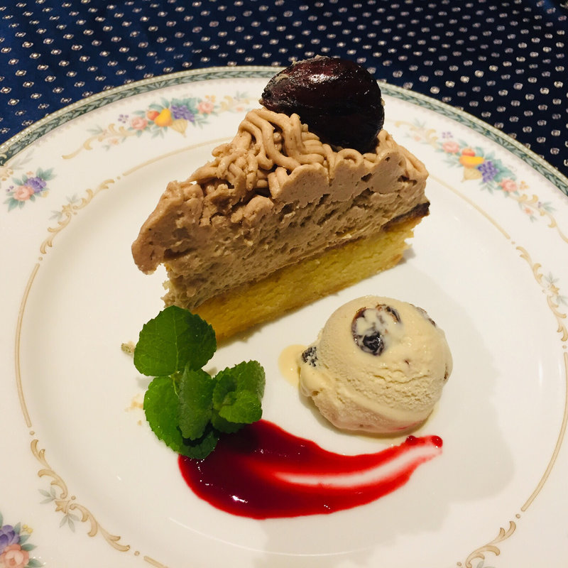 鹿児島産生鹿児島産生栗のモンブランw/ラムレーズンアイスクリーム(フランス厨房 旬彩 中央駅店 )