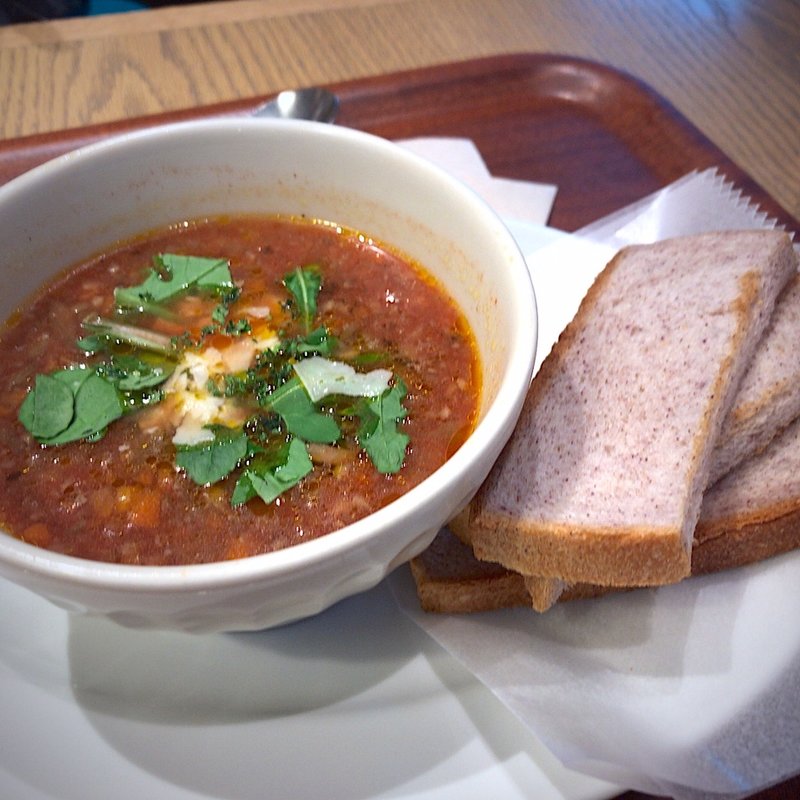 干し野菜の岩手産すずこまトマトスープと黒米パンセット(みのりカフェ 仙台店 )
