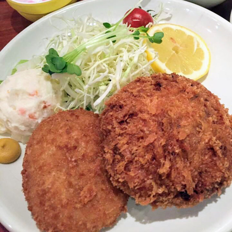 メンチ&コロッケ定食(肉の大山 上野店)