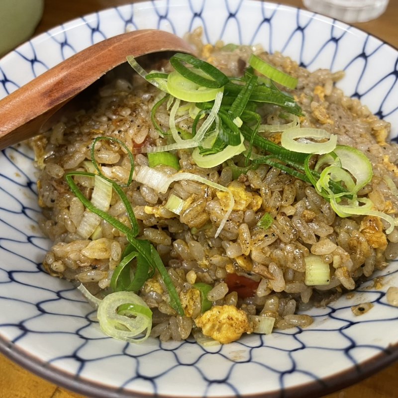 完熟トマト焦がしニンニク焼豚入りチャーハン(ラーメン専科 竹末食堂)