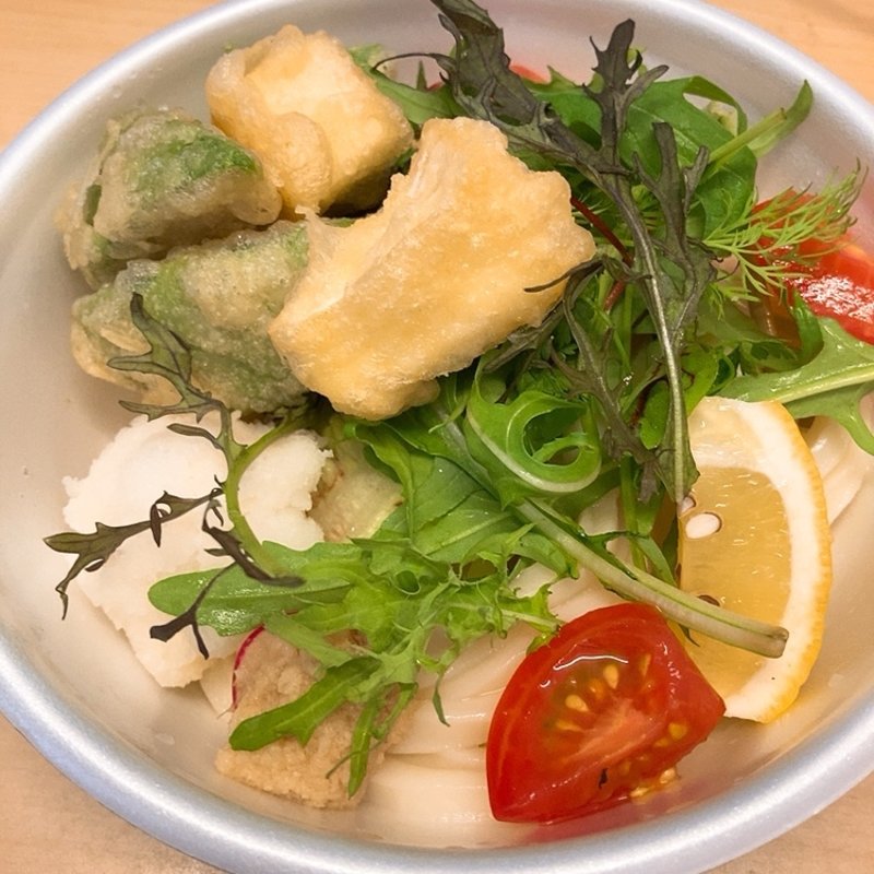 アボカドとカマンベールチーズのぶっかけうどん(太閤うどん 中町店 )