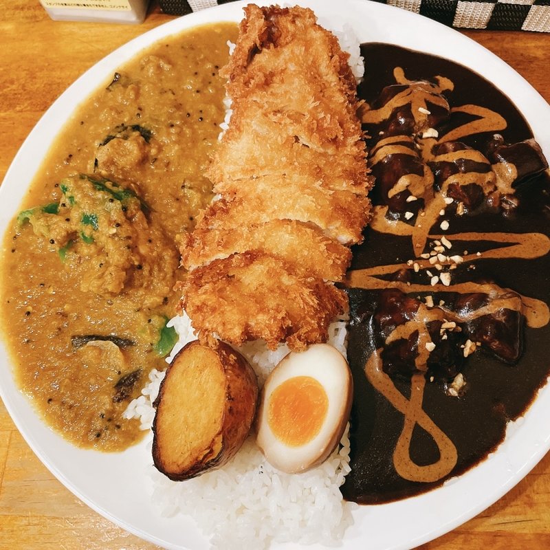 2種盛りカレー、ビーフトロトロ煮トッピング(ロダン)