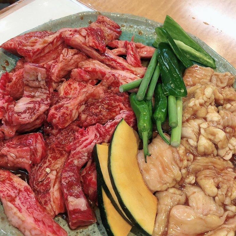 カルビ、ホルモン(焼肉けやき)