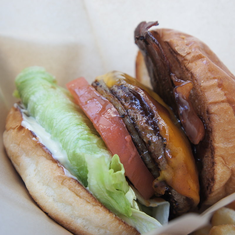 ベーコンチーズバーガー(マーガーバーガー)