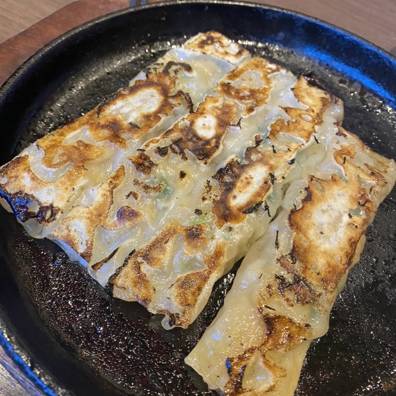 名物・鉄鍋餃子(中国料理 璠房（ファンファン）)