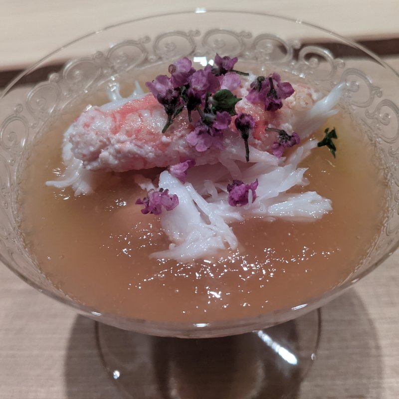 そら豆すりながし、フルーツトマトジュレ、毛ガニ(わたなべ)