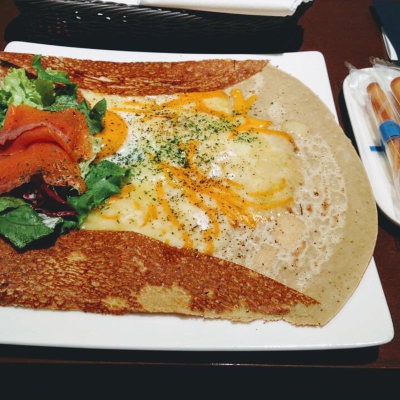 ガレット（チーズとサーモン）(ヨックモック 青山本店)