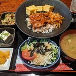 うな玉丼