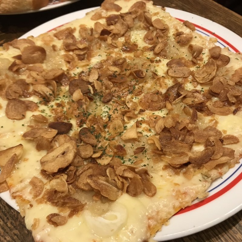 3種のにんにく！デラックスガーリックピザ(ガーリック・ジョーズ クイーンズクスエア店 （GARLIC JO'S）)