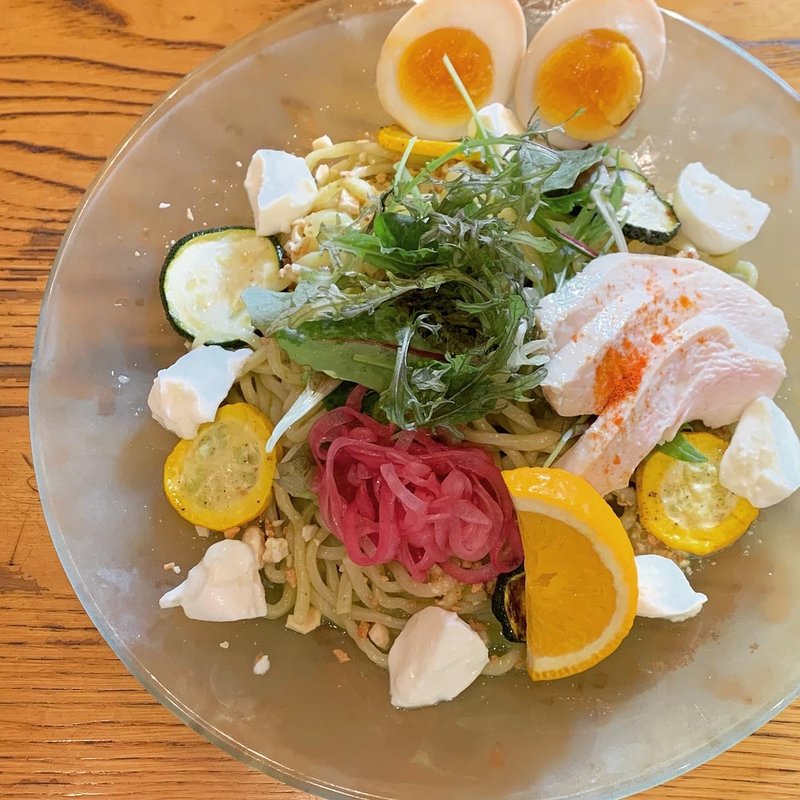 限定　大山鶏の冷やしバジルまぜそば(海老丸らーめん)