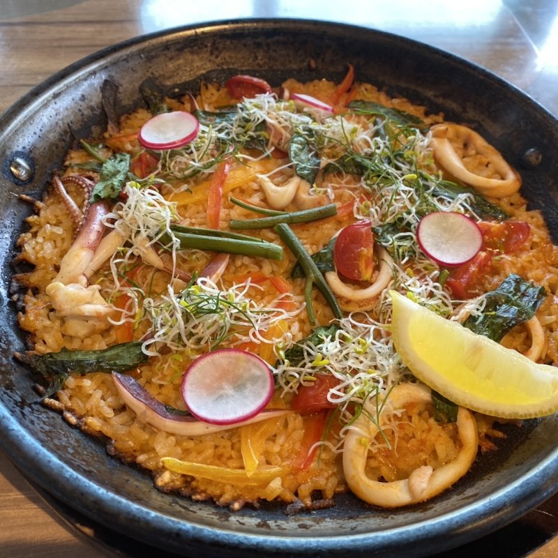 今週のパエリア( ラ コキーナ セルベセリア)