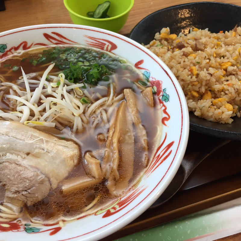 がっつりセット(醤油ラーメン、チャーハン)(麺屋ん 夜市店)