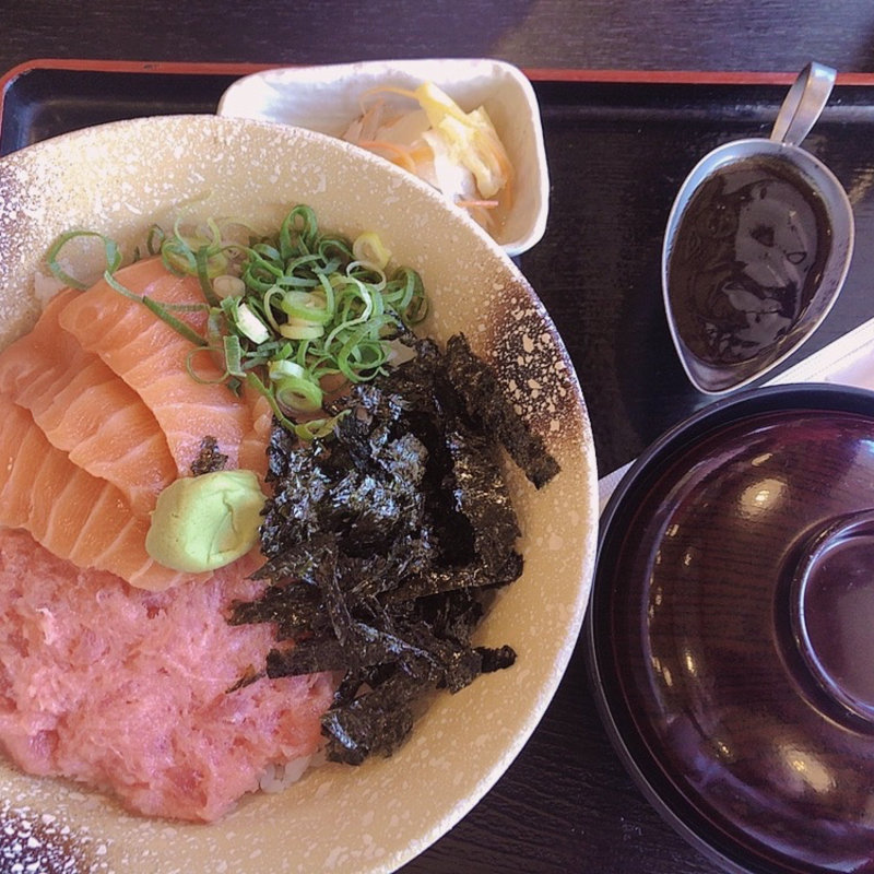 ネギトロサーモン丼(小丸新茶屋 高鍋本店 )