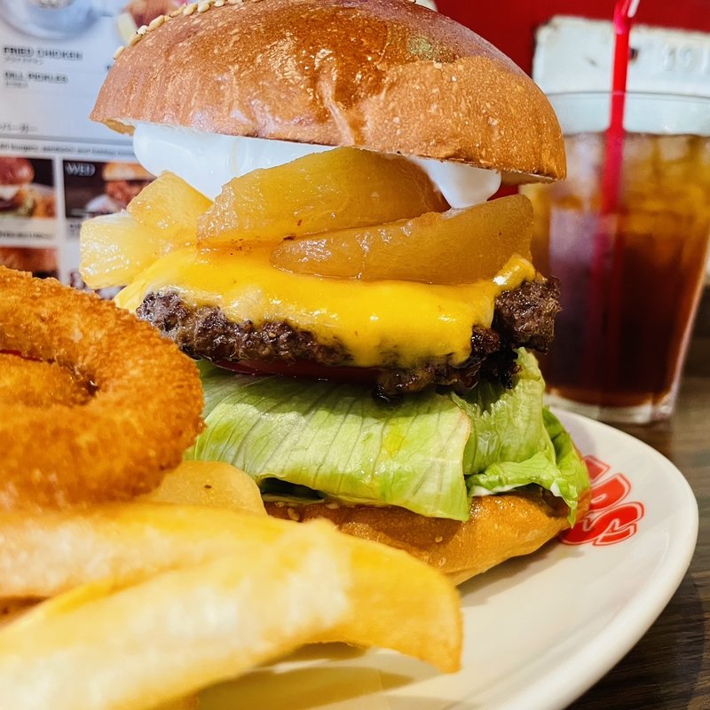 チーズバーガー＋アップル・サワークリーム(ブラザーズ 人形町本店 （BROZERS'）)