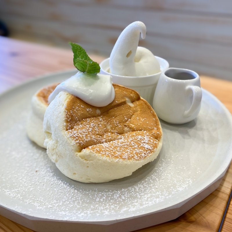 Robのふわしゅわパンケーキピュアメープル添え(cafe Rob 東大阪店)