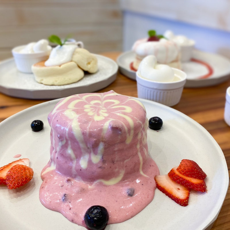 ピンクシャワーパンケーキ(cafe Rob 東大阪店)