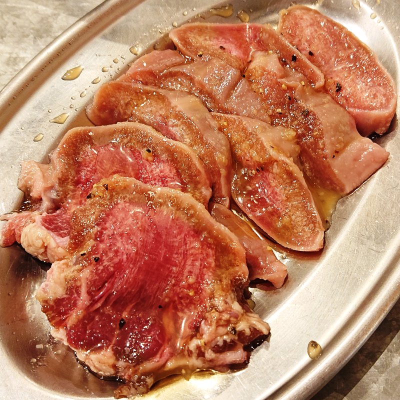 豚タン(焼肉チョモランマ)