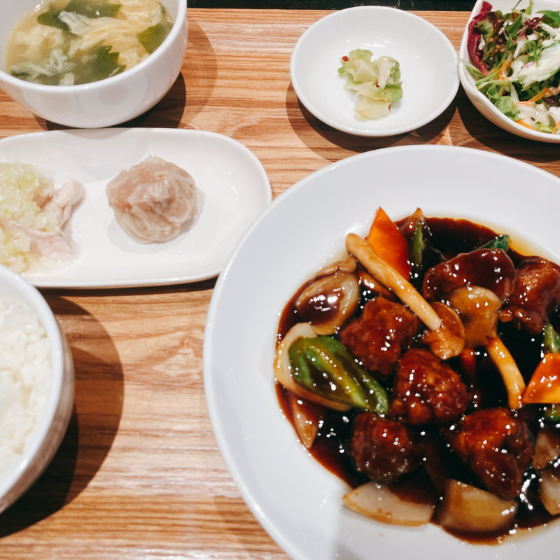 黒酢豚定食(魏飯夷堂 北新地店)