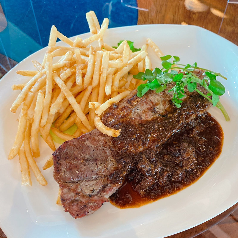 牛サーロインステーキ特製デミグラスソース(カフェ･レストラン 神戸望海山（のぞみやま）)