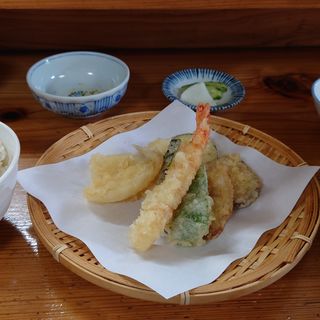 天ぷら定食(天ぷらぶんじ)