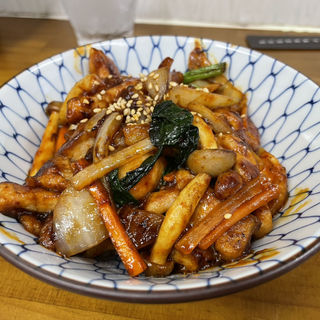 鶏モモ旨辛焼肉丼(ラーメン専科 竹末食堂)