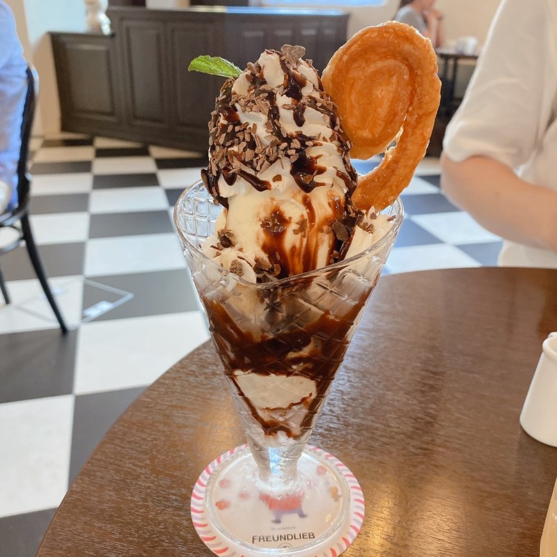 チョコレートパフェ(フロインドリーブ 生田店)