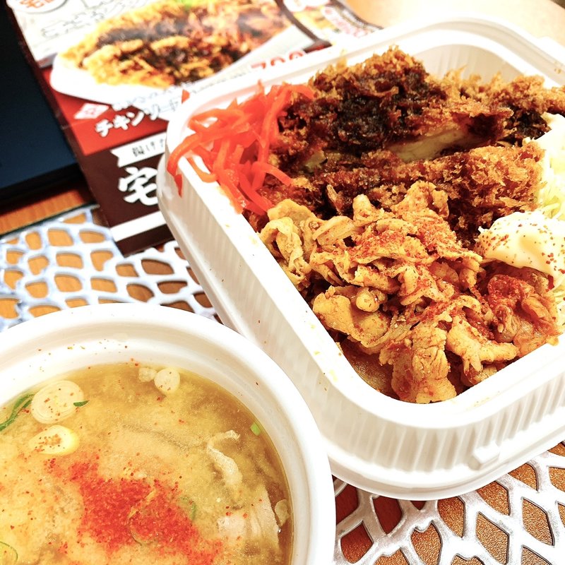 豚キムチとチキンカツ弁当(かつや 渋谷道玄坂店)