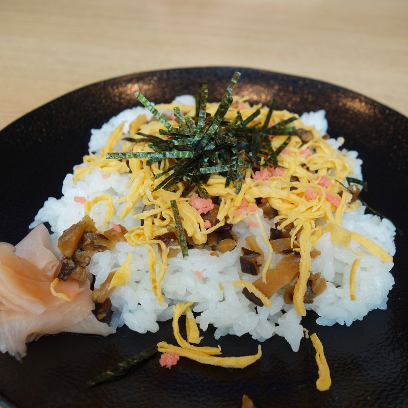 ちらし寿司(笹うどん)