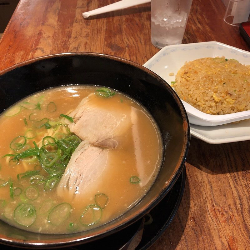 醤油ラーメンチャーハンセット(古潭ラーメン なんばウォーク中央店)