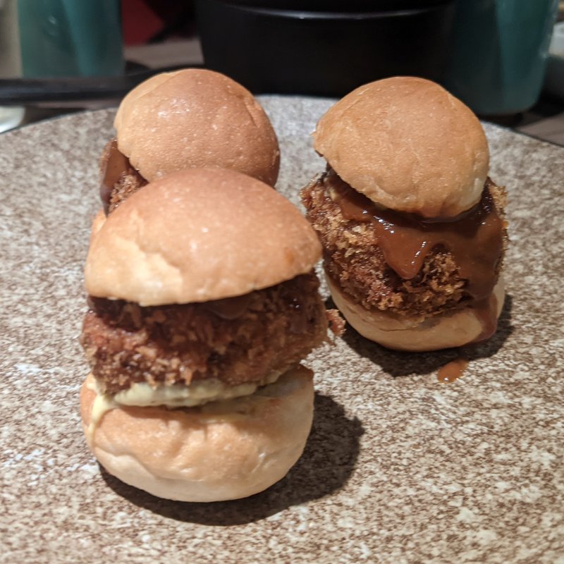 メンチカツバーガー(肉と日本酒 )