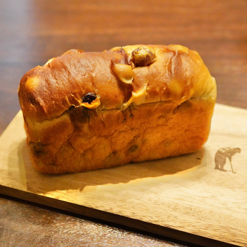 レーズンブレッド(Scene KAZUTOSHI NARITA（シーン カズトシ ナリタ）)