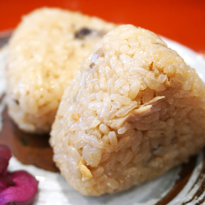 かしわおにぎり(大勝うどん)