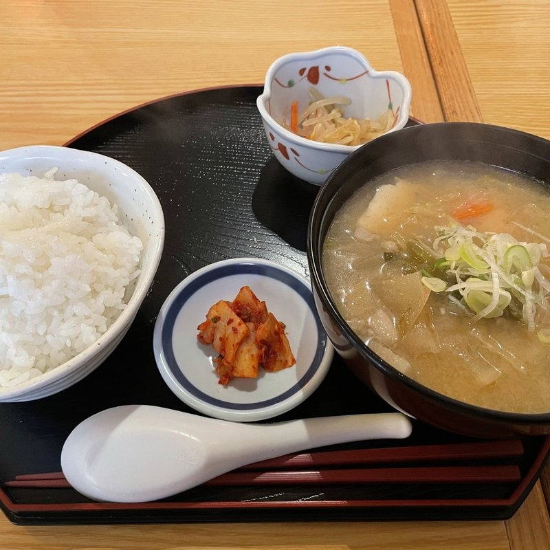 豚汁定食(居酒屋かあさん新宿西口店)