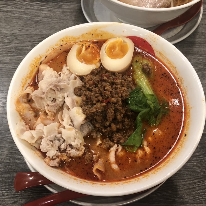 辛担々麺（味玉、豚しゃぶ小トッピング）(道麺)
