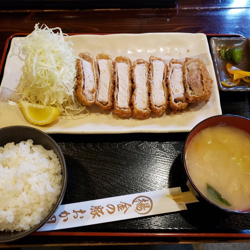 とんかつ定食 ロース 200ｇ(金の豚 おか田 )