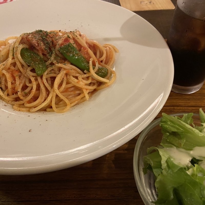 ベーコンとししとうのアラビアータ(ワイン酒場 GabuLicious 銀座)