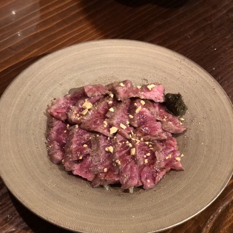 佐賀牛内モモタタキ葱油バター青唐辛子漬け山椒オイル(エムズグリエ （EM'S GRILLER）)