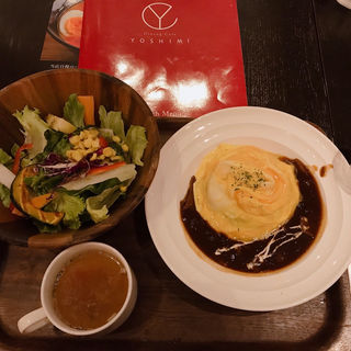 とろとろビーフの特製オムハヤシライスセット(ダイニングカフェ ヨシミ 調布パルコ店 （Dining cafe YOSHIMI）)